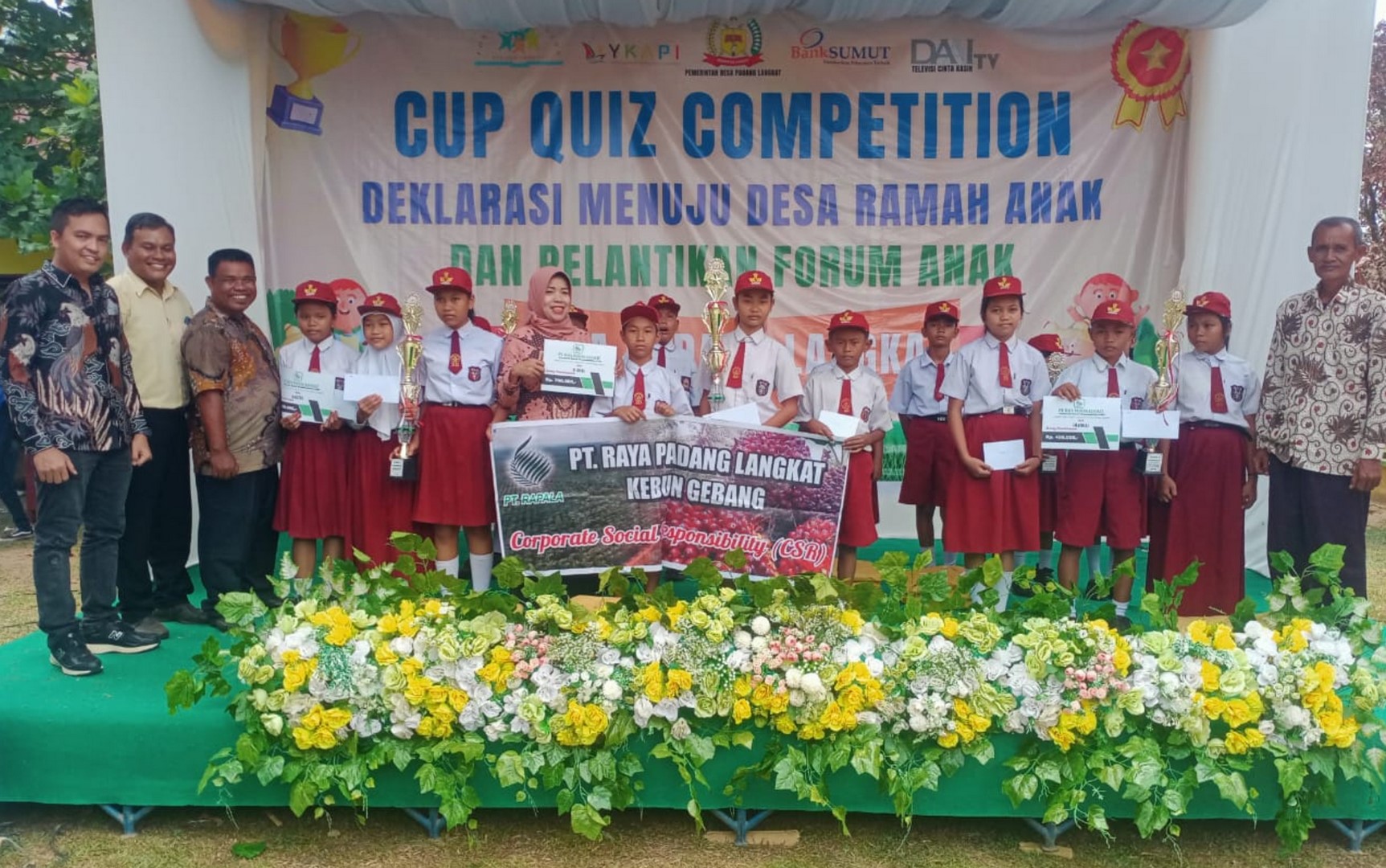 *CSR bidang pendidikan siswa SD di Desa Padang Langkat, Jumat, 19 April 2024.